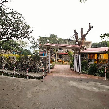 V Resorts Dukes Den Resort Rāmnagar Exterior foto
